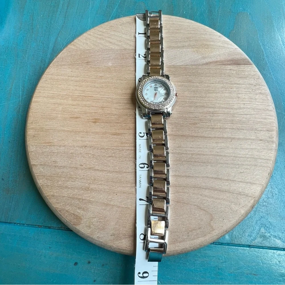 NY&C ladies rose gold tone silver tone fashion watch NEW BATTERY
